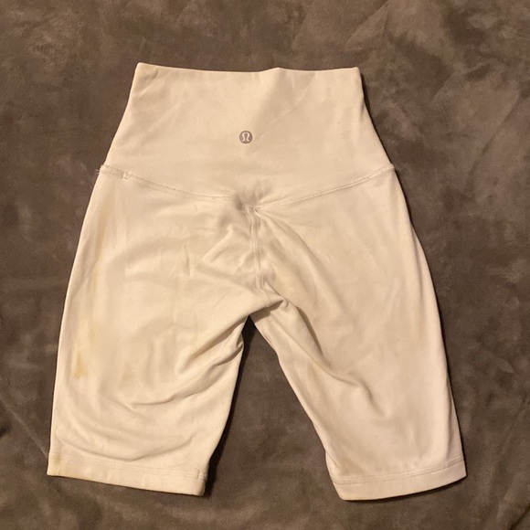 LULU LEMON white biker shorts - Picture 3 of 3